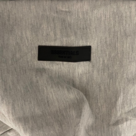 Essential hoodie - Picture 6 of 9